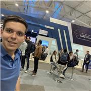 SpanicheTutor, der Kinder aller Altersgruppen unterrichtet und für Erwachsene