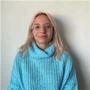 Professeure particulier, je suis passionnée par la langue italienne, j'ai décidé d'en faire ma langue d'études. Elle peut se révéler complexe, je peux alors vous proposer mon aide pour expliquer les cours, vous donner du vocabulaire, et vérifier vos acqui