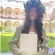 Laureata in lingue e attualmente studentessa magistrale in inglese impartisce ripetizioni online. Orari flessibili e disponibile