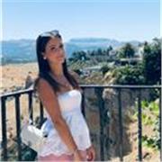¡Hola! Soy Lucía, estudié primero de bachillerato en Irlanda y tengo el certificado B2 en inglés. Mi objetivo es ayudar a niños que tengan dificultades para aprender el idioma, aumentar su confianza al hablar inglés y motivarles a seguir aprendiendo