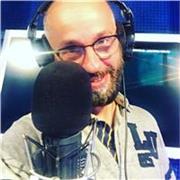 Scrittore ed ex giornalista, Speaker radiofonico, grande appassionato degli ambienti web, offre lezioni di scrittura creativa e sostegno scolastico generale