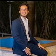 Insegnante di chitarra classica. Per aiutarti a raggiungere i tuoi obbiettivi