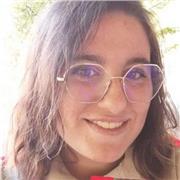 Professeur particulier donne cours de soutien scolaire aux