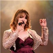 Studentessa, impartisce lezioni di inglese, italiano, storia dell’arte, pittura, disegno geometrico e assistenza/metodo di studio