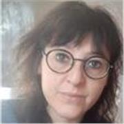 Abilitata in inglese e sostegno per le medie offre recupero in tutte le materie tranne francese