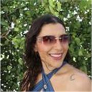 Profesora de ciencias sociales de primera infancia con experiencia en educación popular virtual y presencial