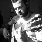 Insegnante per aiuto compiti, musica, italiano, storia dell' arte