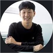 Profesor de idiomas políglota para distintos niveles y disciplinas.