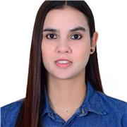 Ingeniera agropecuaria con conocimientos en ciencias naturales