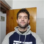 Soy una persona con vocación a las ciencias sociales, lectora que puede dar clases de historia, geografía, filosofía, antropología, etc. a cualquiera que lo solicite, da igual el nivel.