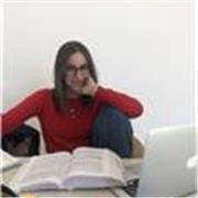 Studentessa di giurisprudenza, diplomata al liceo linguistico con ottima conoscenza della lingua inglese e francese, impartisce ripetizioni di inglese
