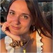 Laureata magistrale in lingue e comunicazione, impartisco lezioni di inglese, francese, spagnolo, e italiano per stranieri
