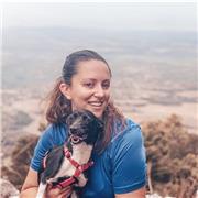 Educatrice impartisce lezioni di inglese per studenti e ragazzi fino ai 16 anni