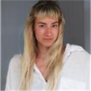 I give private classes to adults to help improve your English and reach your goals.