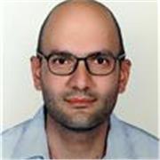 Professeur natif de français 5 ans d'expérience offre des cours particuliers de français pour enfants et adultes en ligne.Diplôme: Master 2 en langue  et litterature françaises mention très  bien. 
