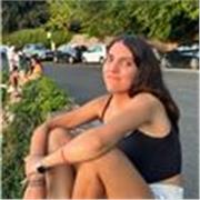 Doy clases de apoyo escolar para todo tipo de materias. También ofrezco cuidado de niños/as como canguro