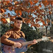 Chitarrista con 2 anni di esperienza offre lezioni private per principianti