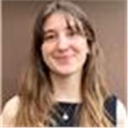 Profesora Titulada en Filosofía, con capacidad de impartir Geografía e Historia e Inglés.