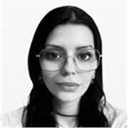 Profesora titulada en Bellas artes y técnica superior en ilustración y diseño gráfico