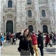 Soy una persona responsable , organizada y autoexigente, por lo que siempre intento dar el máximo en lo que hago.
