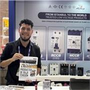 Profesor de arte y cultura con manejo de español nativo e inglés avanzado, hábil en escritura, ortografía y comprensión lectora