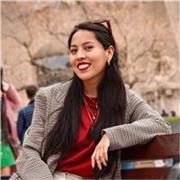 Licenciada en Ciencias de Comunicacion, con master en marketing.  Capacitada para poder dar clases de todas las materias.