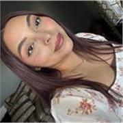 Licenciada en Pedagogía con experiencia en enseñanza del español, alfabetización y trabajo dinámico