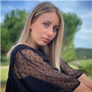 Passionnée des langues étrangères, je peux te venir en aide si tu as besoin de cours en Espagnol ou des thématiques à aborder.