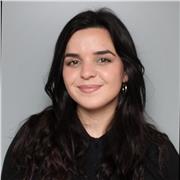 Profesora titulada con más de 4 años de experiencia enseñando inglés en entornos internacionales. Doy clases presenciales u online