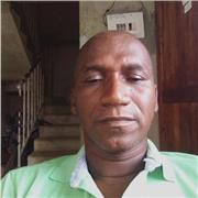 El docente de básica primaria imparte buena pedagogia didáctica , dónde los estudiantes aprenden haciendo en todas las areas