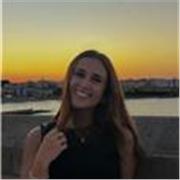 Dottoressa magistrale impartisce lezioni di aiuto compiti per scuole elementari