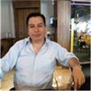 Maestro con gusto para compartir experiencias de aprendizaje