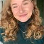 Studentka psychologii z doświadczeniem w nauczaniu online