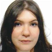Ragazza neolaureata con esperienza offre 
aiuto compiti per bambini di elementari e medie.