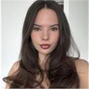 Profesora de inglés nativa ofrece clases online, dinámicas y personalizadas para adultos en Barcelona. 