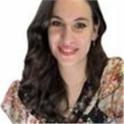 Profesora con titulación en Estudios Ingleses y máster en investigación literaria con más de un año de experiencia