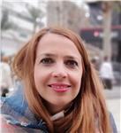Profesora diplomada en ciencias empresariales, imparte clases de administración, contabilidad y demás materias relacionadas