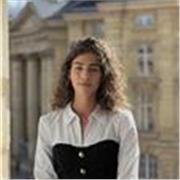Profesora de francés apta para todas las edades y niveles.