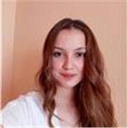 Profesora de francés con C1 certificado y 8 años de experiencia