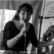 Musicothérapeute et coach vocale donne cours de chant, technique vocale et expression scénique. Méthode bienveillante et rassurant