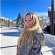 Bachiller en comunicación y bilingüe (inglés fluido/español nativo)
