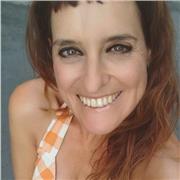 Profesora de inglés, castellano y valenciano apta para todos los niveles educativos.