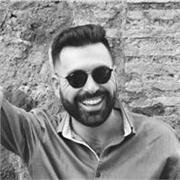 Offro lezioni private di Graphic Design, sono appassionato di arti visive in generale e mi piace condividere insegnando.