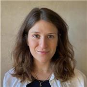 Profesora de apoyo educacativo para niños/as