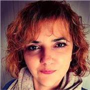 Professeur de français avec 20 ans d’expérience offre des cours particuliers de français en ligne pour enfants et adultes.