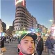 Me defino como un profesor de fútbol apasionado, responsable y comprometido con el desarrollo integral de los niños.