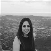 Profesora de español da clases a extranjeros