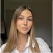 Studentessa al quinto anno di superiori in un istituto tecnico, disponibile ad aiutare nell’esecuzione si esercizi e nello studio