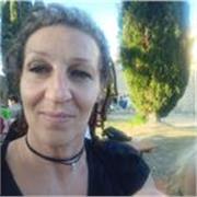 Docente professionista esperta in tecniche artistiche su ogni materiale.