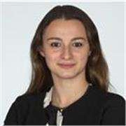Buongiorno. Mi chiamo Manuela. Dopo la maturità linguistica in Italia, mi sono trasferita in Francia per studiare. Ho conseguito una laurea triennale in Studi franco-tedeschi ed europei presso l’Università Sorbona di Parigi e una laurea magistrale in Rela